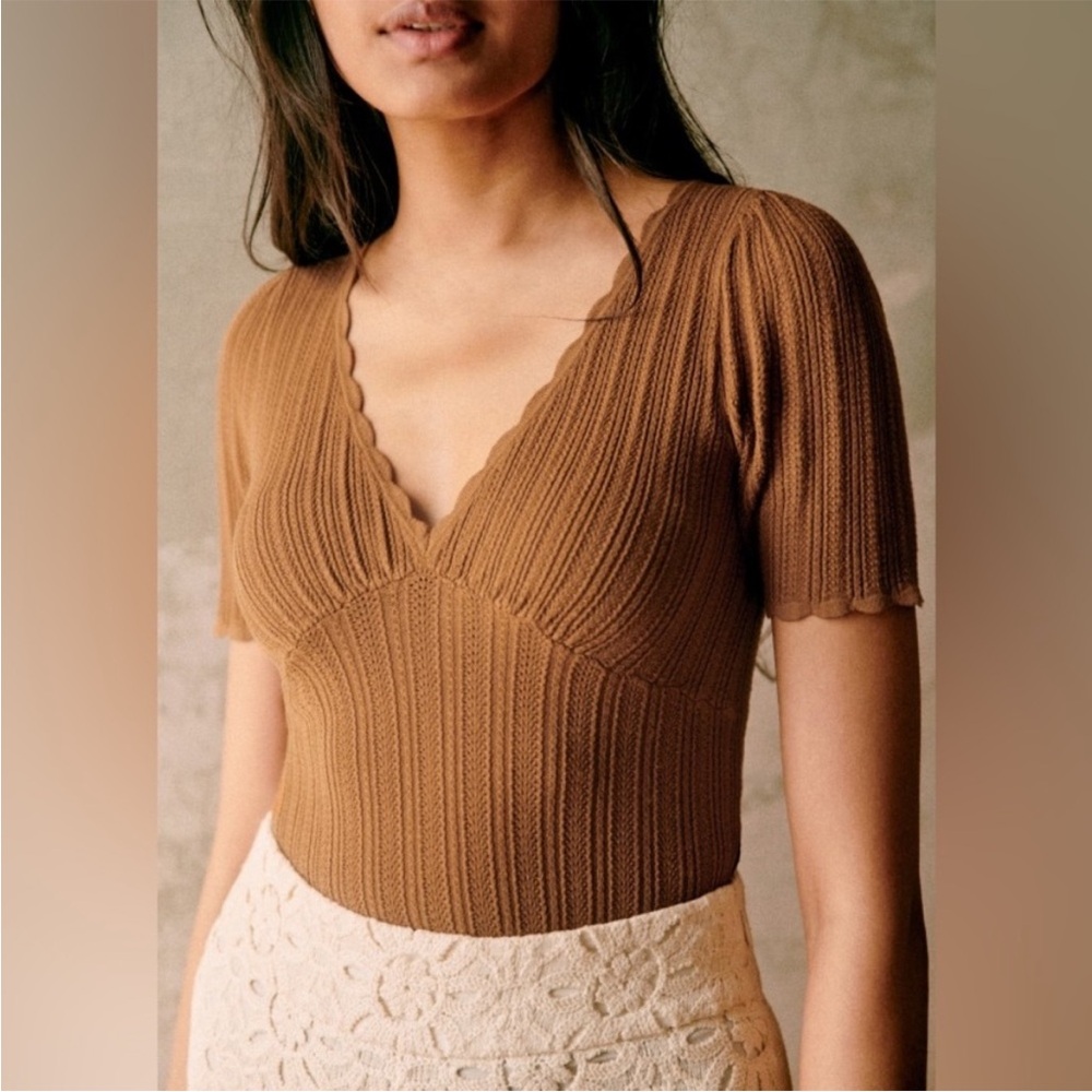 Sezane Ribbed Scallop V-Neck Short Sleeve Top in Brown